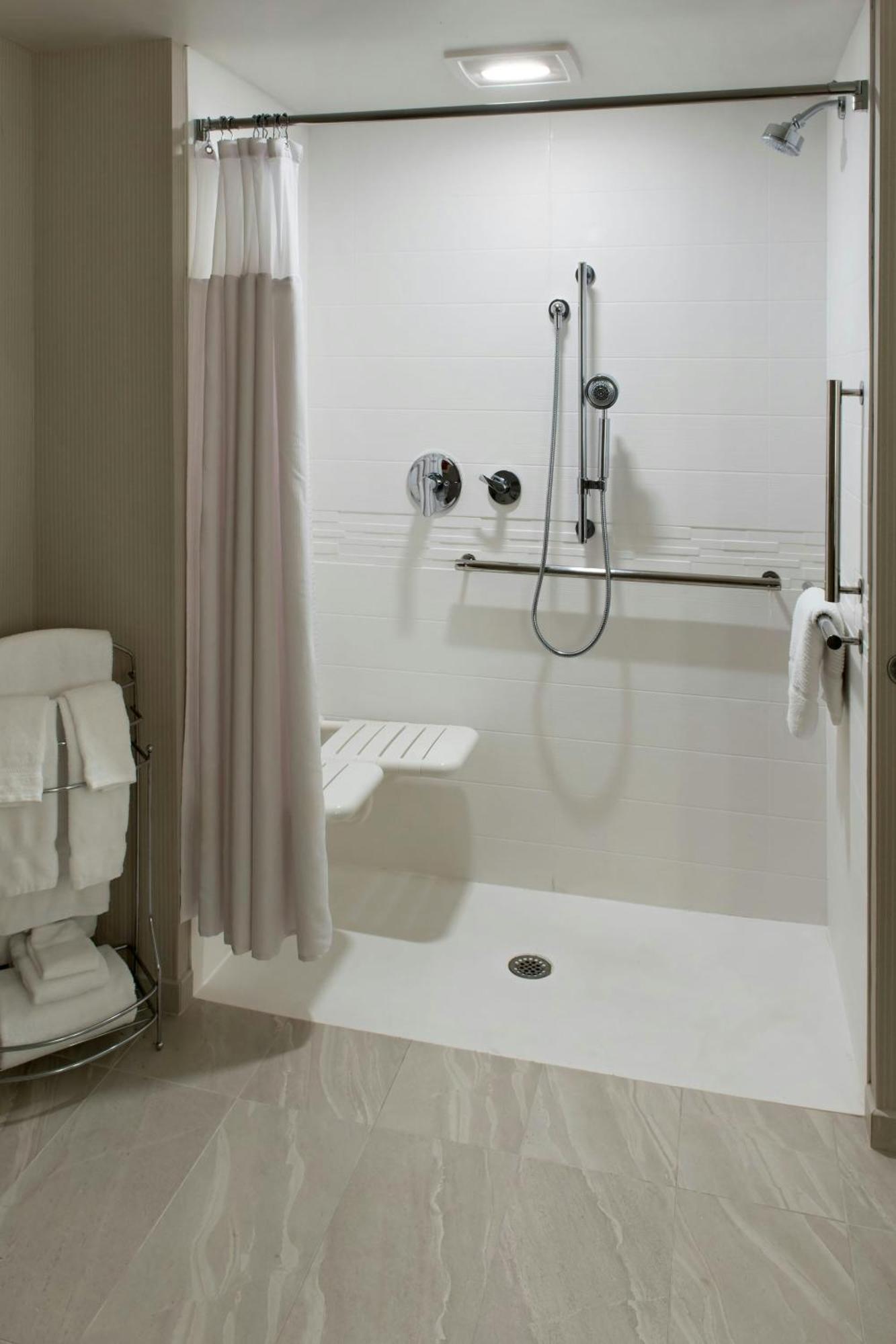 Delta Hotels By Marriott Utica Kültér fotó